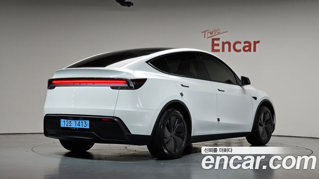 2026 Tesla Model Y, VIN LRWYGCFJ5TC567076