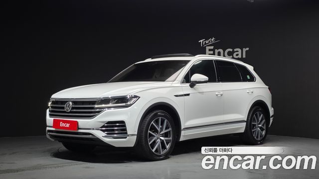 2020 Volkswagen Touareg, VIN WVGZZZCRZLD030084