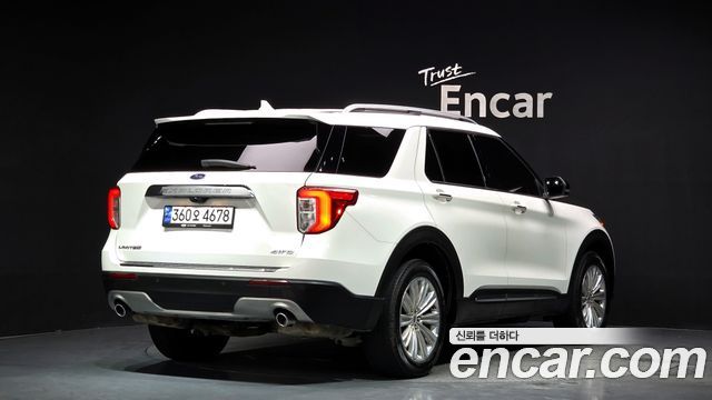 2022 Ford Explorer, VIN 1FMSK8FH2NGC12813