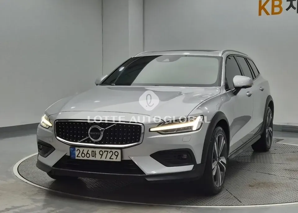 2021 Volvo V60, VIN YV1ZZL12CM1078374