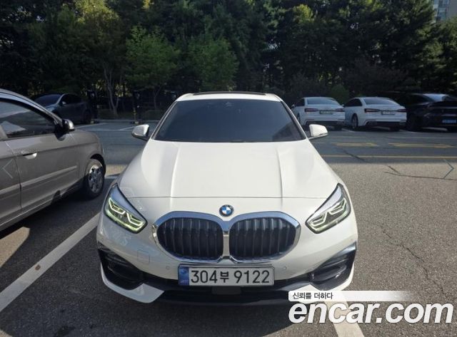 2022 BMW 1-Series, VIN WBA7L7107N7J90209
