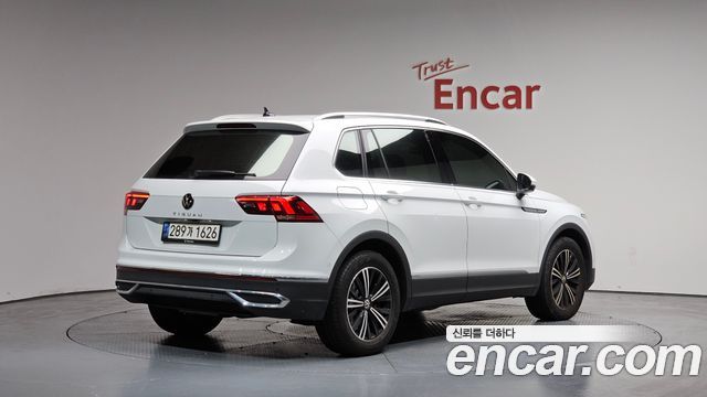 2021 Volkswagen Tiguan, VIN WVGZZZ5NZMW556405