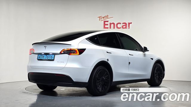 2022 Tesla Model Y, VIN 7SAYGDEE2NF497347