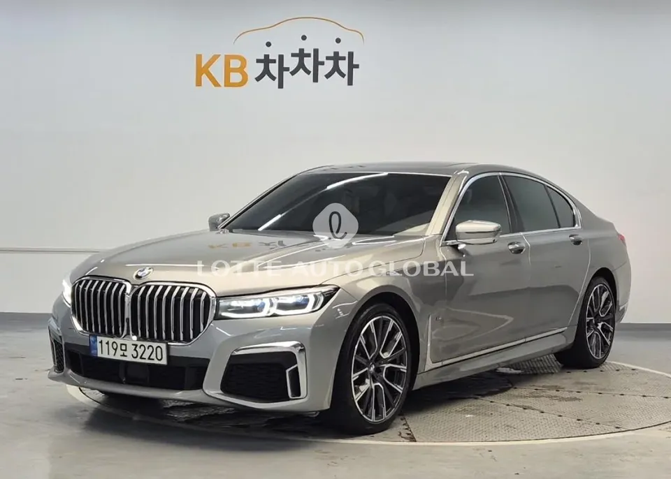 2021 BMW 7-Series, VIN WBA7B8103MCF05136