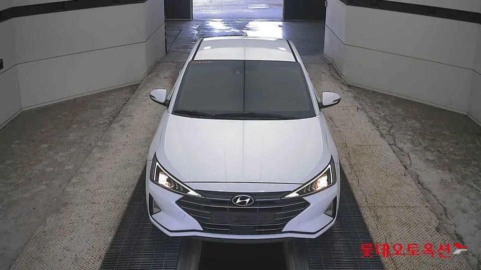 2020 Hyundai Avante, VIN KMHD741EELU985906