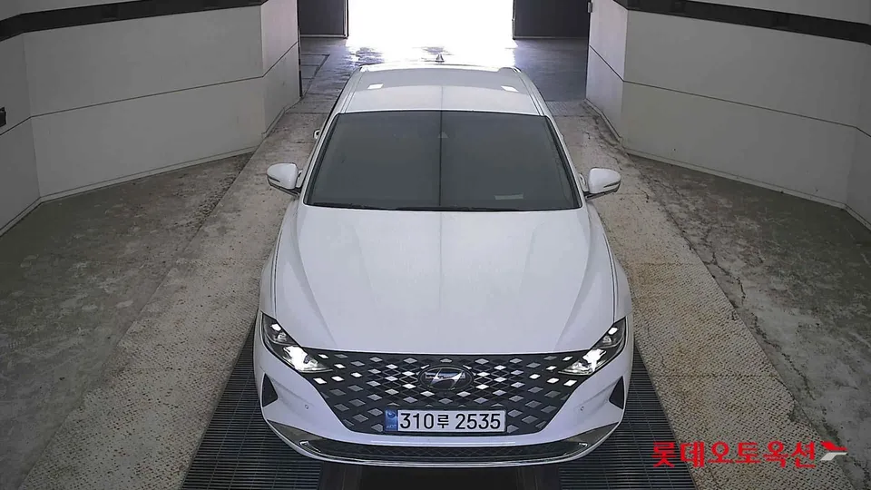 2022 Hyundai Grandeur, VIN KMHF141DBNA456067