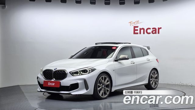 2022 BMW 1-Series, VIN WBA7L1109N7K77574