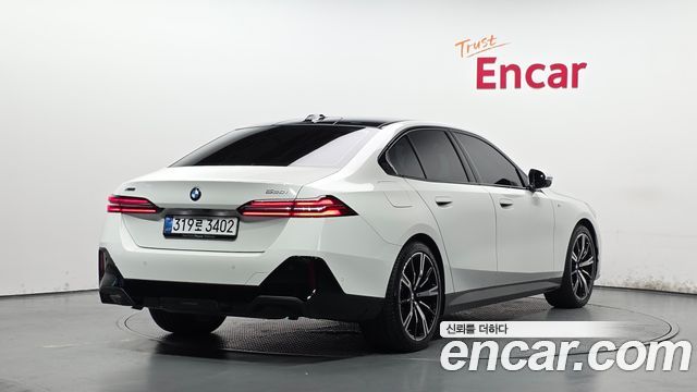 2025 BMW 5-Series, VIN WBA51FJ00SCU59595