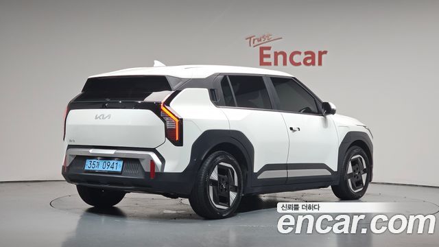 2025 Kia EV3, VIN KNAFB81AFSS006403