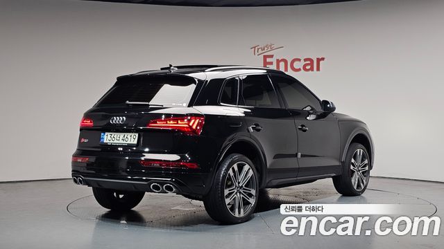 2021 Audi SQ5, VIN WAUZZZFY0M2138921