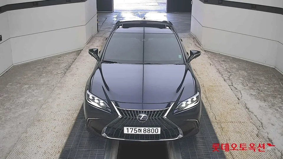 2024 Lexus ES, VIN JTHBA1C13R2020338