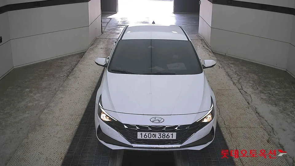 2021 Hyundai Avante, VIN KMHLM41EEMU241341