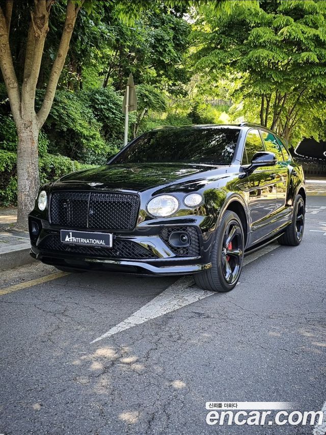 2022 Bentley Bentayga, VIN SJAA514V6NC011707