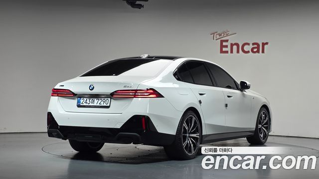 2025 BMW 5-Series, VIN WBA51FJ08SCU77519