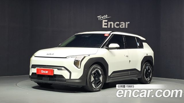 2025 Kia EV3, VIN KNAFC81AFSS032812
