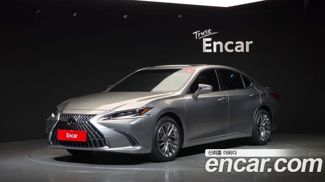 2024 Lexus ES, VIN JTHBA1C1XR2021552