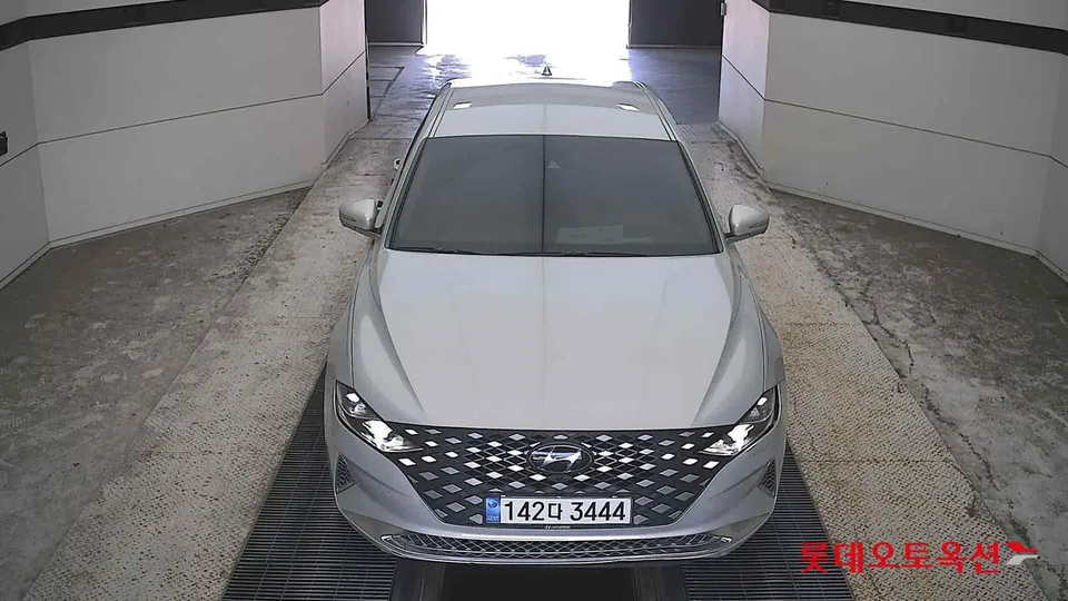 2021 Hyundai Grandeur, VIN KMHF341GBMA425402