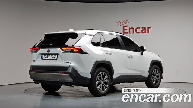 2024 Toyota RAV4, VIN JTMDWRFV5RD233224