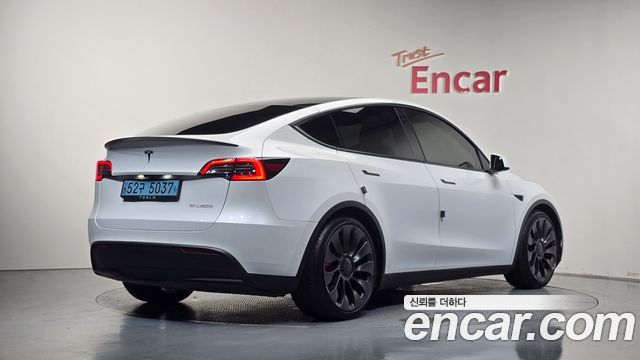 2022 Tesla Model Y, VIN 7SAYGDEF9NF566608