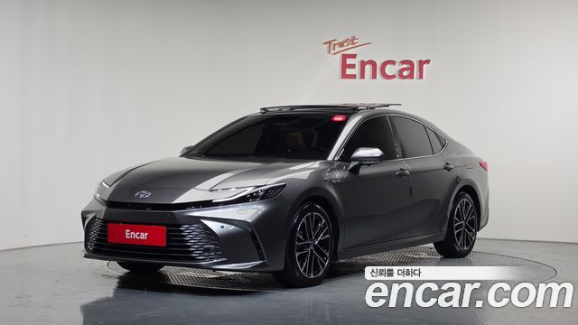 2025 Toyota Camry, VIN JTNAGACK5S3041045
