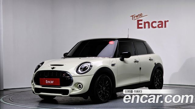 2021 Mini Cooper, VIN WMWXV9108M2N94055