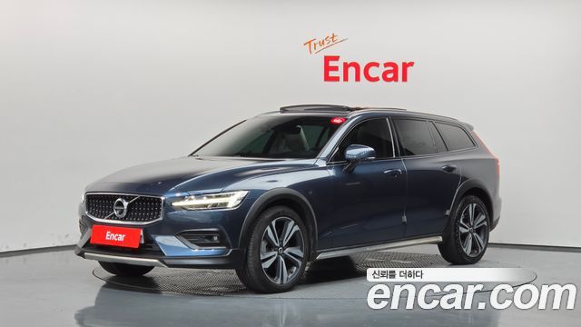 2020 Volvo V60, VIN YV1ZZ102CL1045798