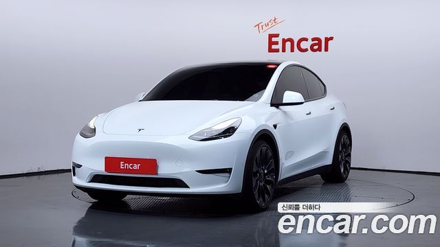 2024 Tesla Model Y, VIN LRWYGCEL9RC564080