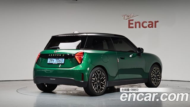 2024 Mini Cooper, VIN WMW21GC04RTA25988