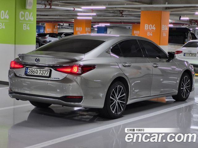 2022 Lexus ES, VIN JTHBA1C17N2008297