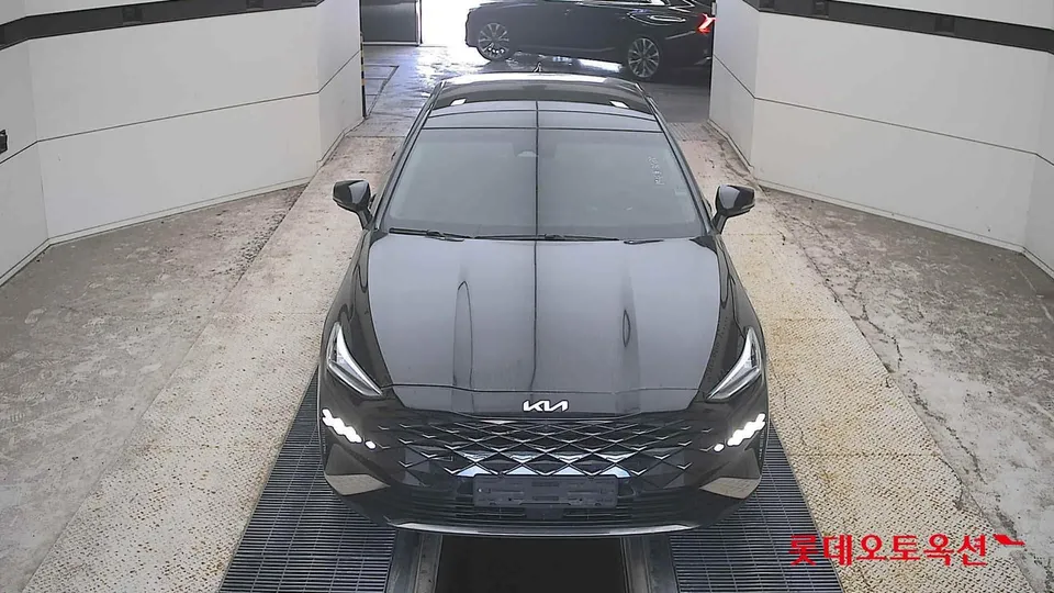 2023 Kia K8, VIN KNAM241BBPA035960