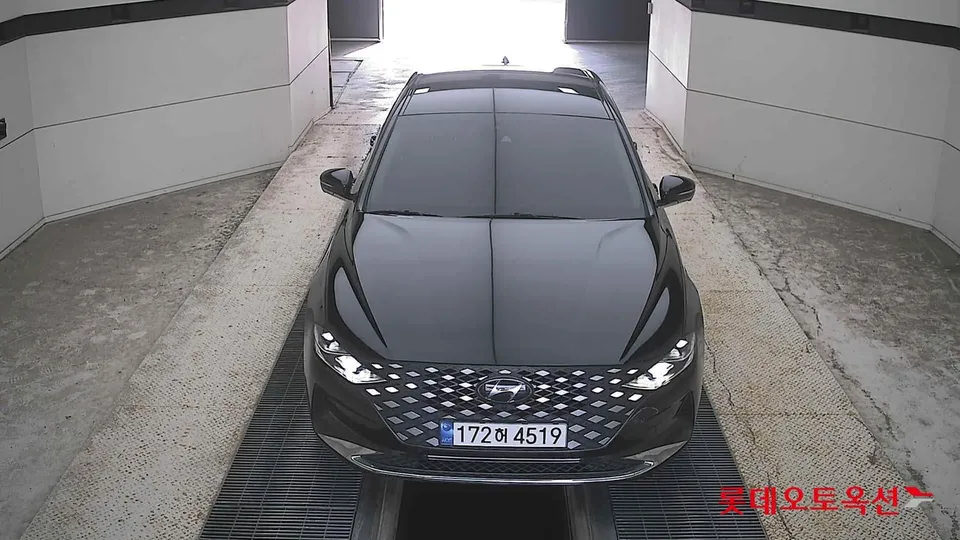 2023 Hyundai Grandeur, VIN KMHF141DBPA515352