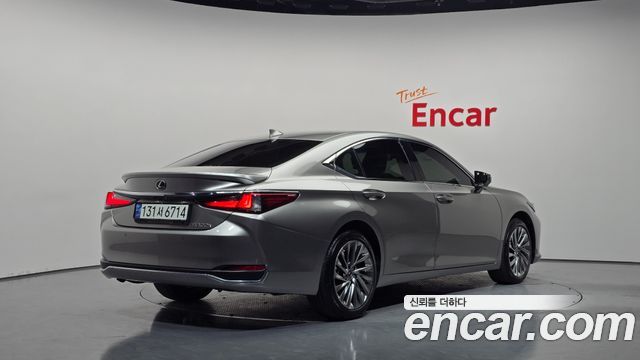 2025 Lexus ES, VIN JTHBA1C18S2024360