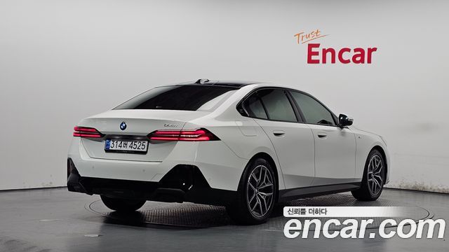 2024 BMW 5-Series, VIN WBA21FJ02RCT02177