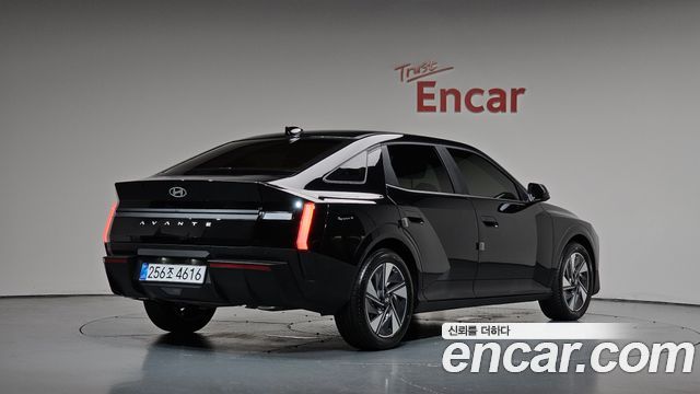 2027 Hyundai Avante, VIN KMHLG41GEVU005827