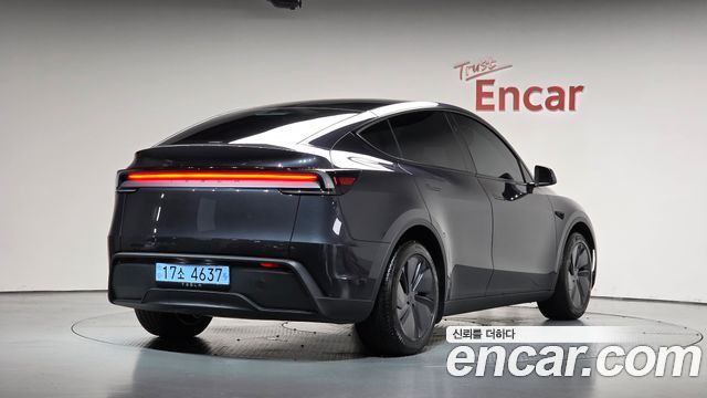 2026 Tesla Model Y, VIN LRWYGCFJ0TC802354