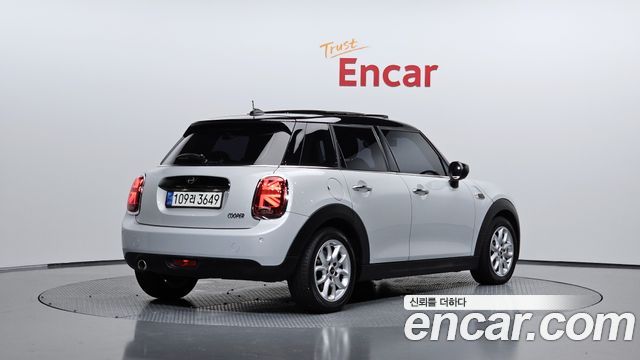 2021 Mini Cooper, VIN WMWXV7100M2N46523