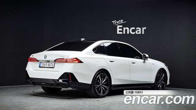 2025 BMW 5-Series, VIN WBA51FJ0XSCU42657