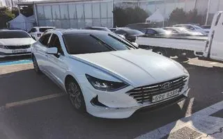 2020 Hyundai Sonata, VIN KMHL141EBLA035130