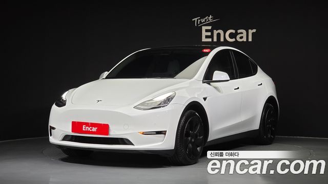 2022 Tesla Model Y, VIN 7SAYGDEE2NF497476