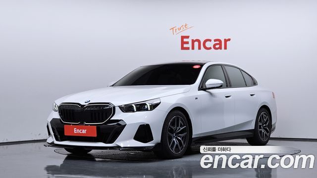 2025 BMW 5-Series, VIN WBA21FJ05SCV50199