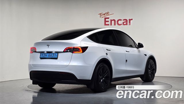 2025 Tesla Model Y, VIN LRWYGCFS5SC809758
