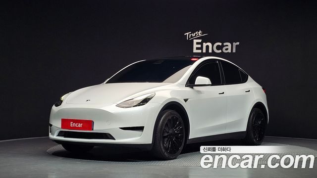 2023 Tesla Model Y, VIN LRWYGCFS1PC104298