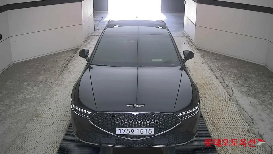 2022 Genesis G90, VIN KMTFA41DDNU008820