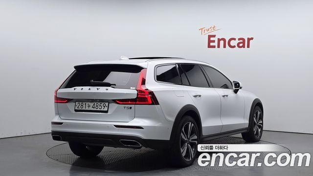 2020 Volvo V60, VIN YV1ZZ102CL1043791