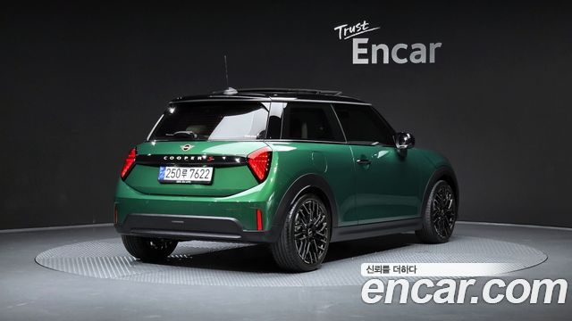 2025 Mini Cooper, VIN WMW21GD02S2W20121