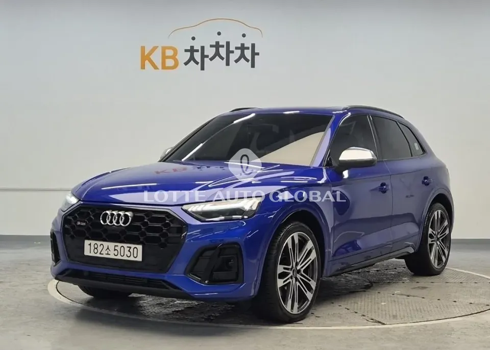 2021 Audi SQ5, VIN WAUZZZFY6M2108256
