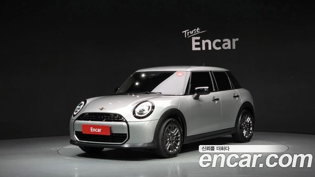 2025 Mini Cooper, VIN WMW61GD02S2X40213