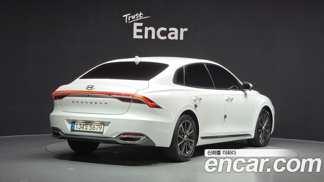 2022 Hyundai Grandeur, VIN KMHF241GBNA455746