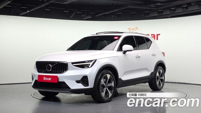 2023 Volvo XC40, VIN YV1XZK929P2037979