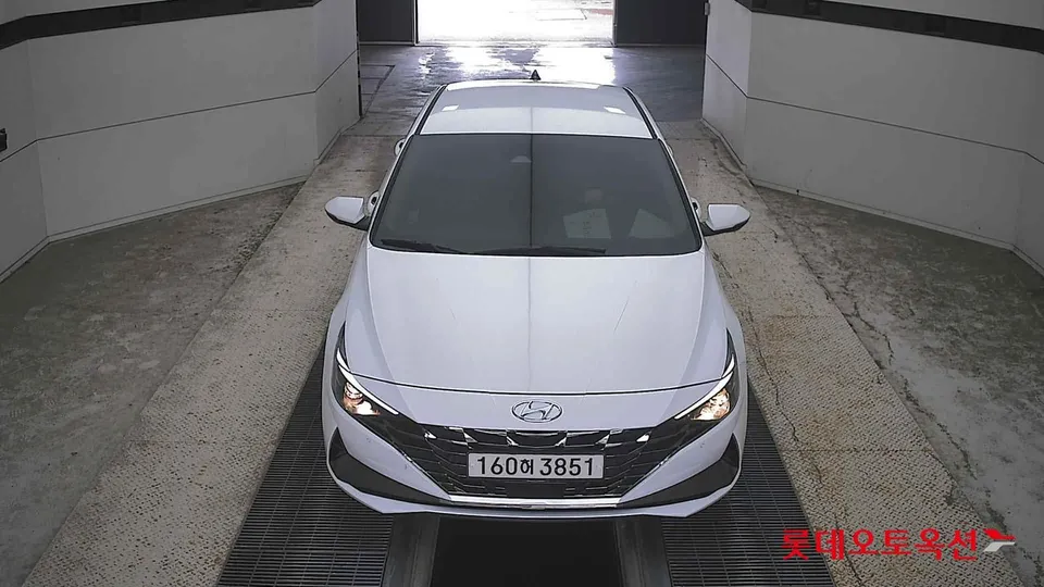 2021 Hyundai Avante, VIN KMHLM41EEMU240561